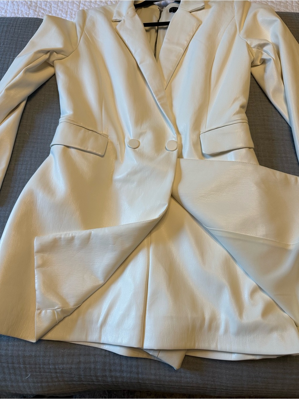 Alice + Olivia Cream Double-Breasted Blazer Romper Dress - Picture 4 of 8